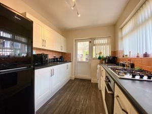 Kitchen- click for photo gallery